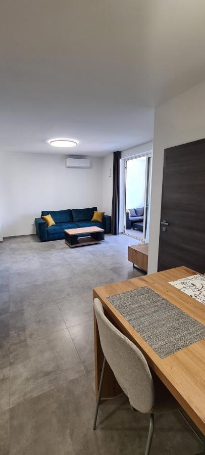 Next Door Apartment Maro & Ivan ニヴィーチェ エクステリア 写真