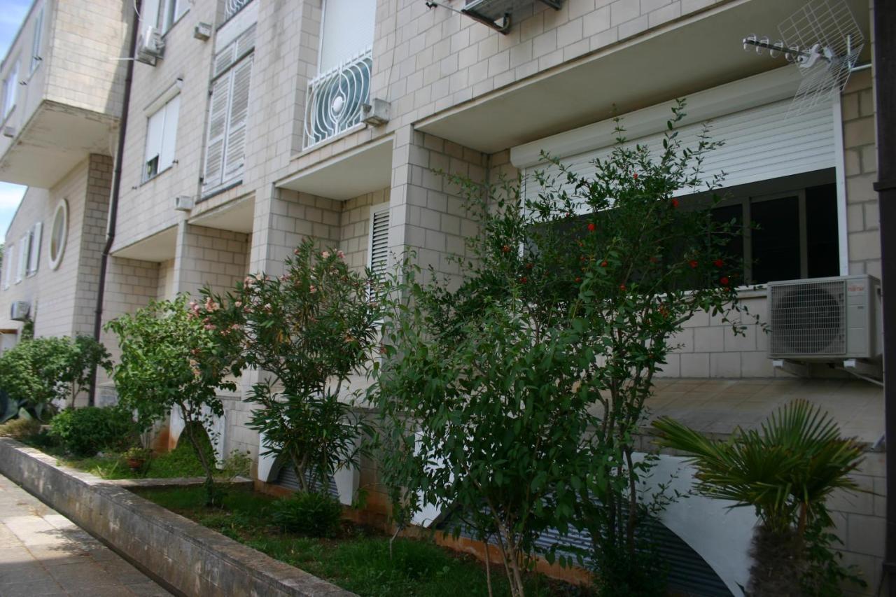 Next Door Apartment Maro & Ivan ニヴィーチェ エクステリア 写真
